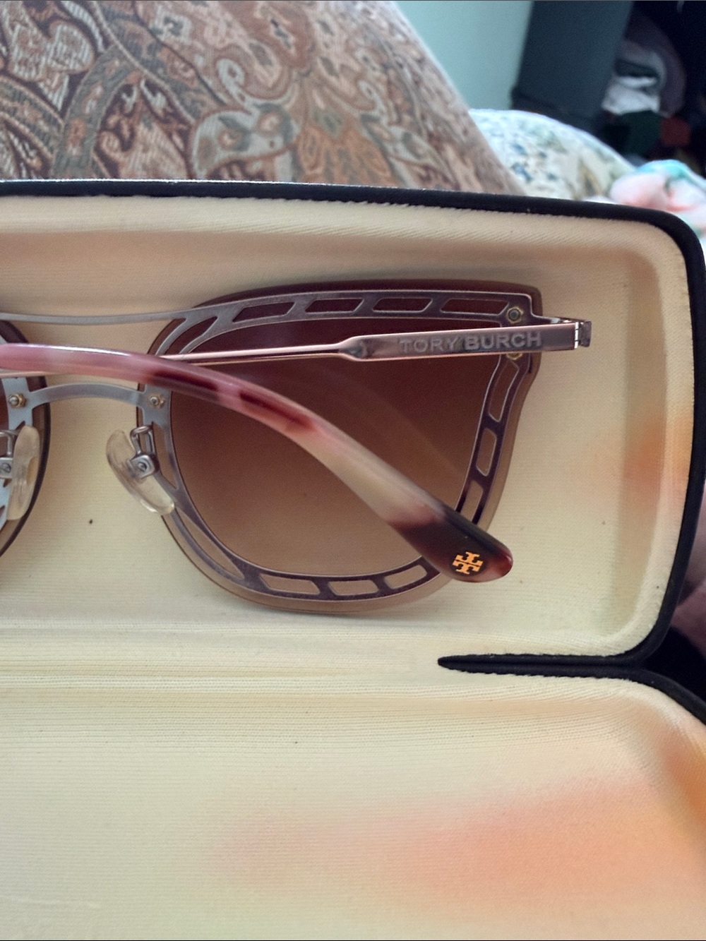Tory Burch Pink Gradient Cat-Eye Sunglasses with Gold Logo Accent